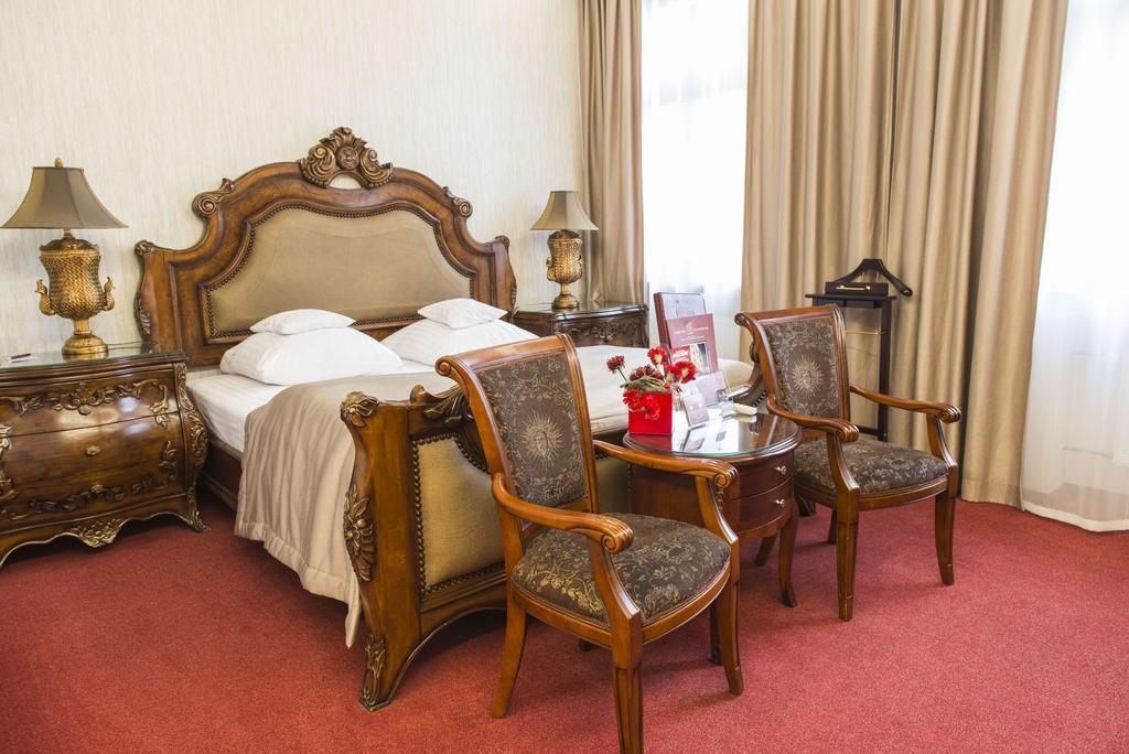 Hotel Europa Kalisz  Bagian luar foto