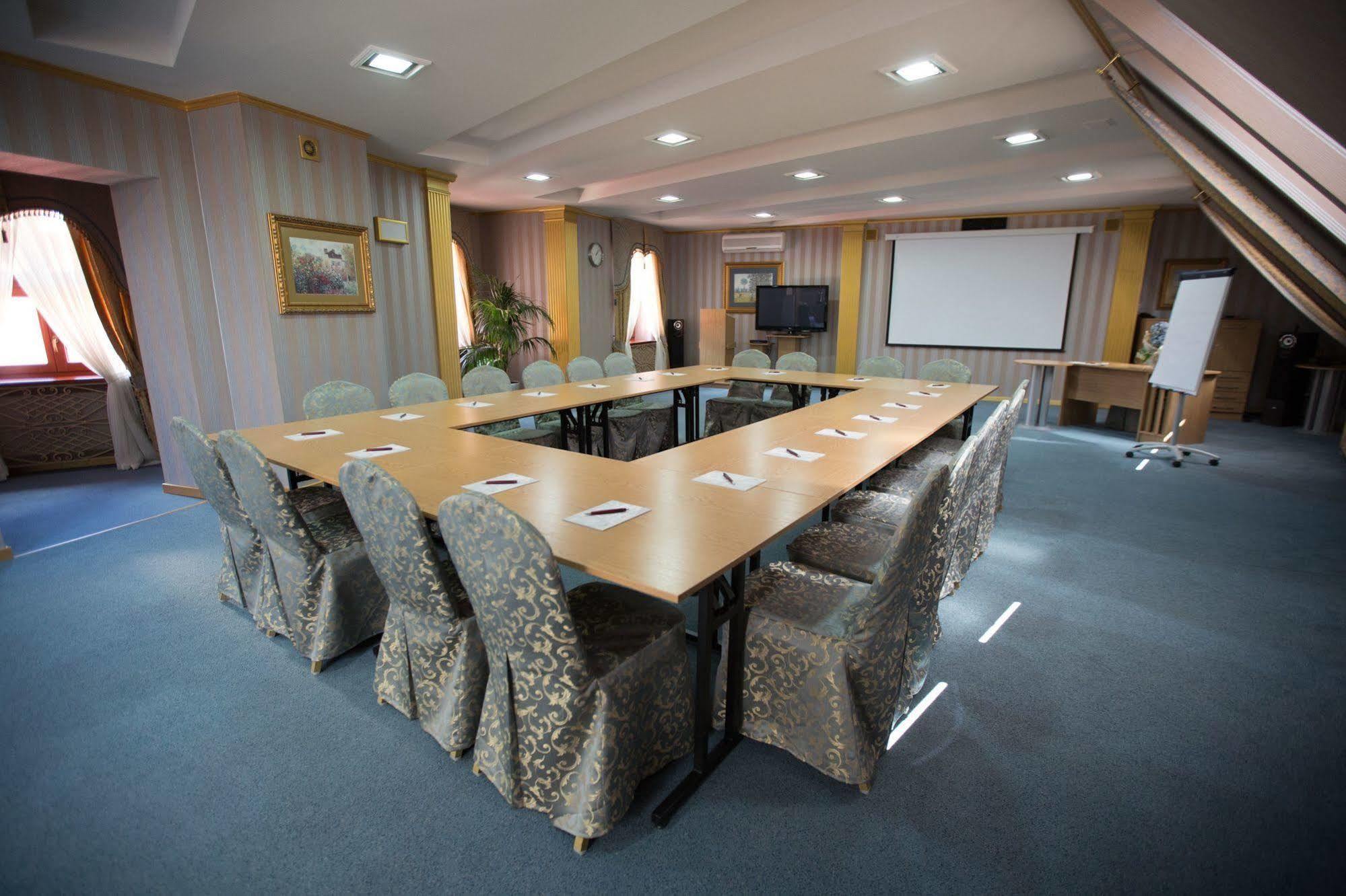 Hotel Europa Kalisz  Bagian luar foto